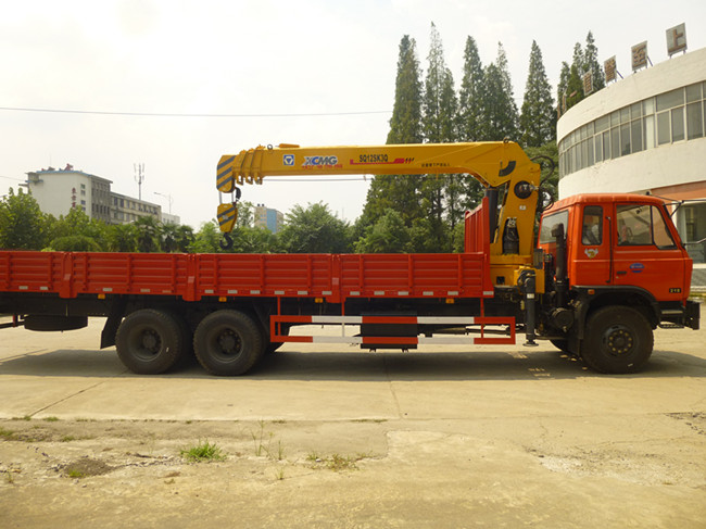 東風153后八輪隨車吊