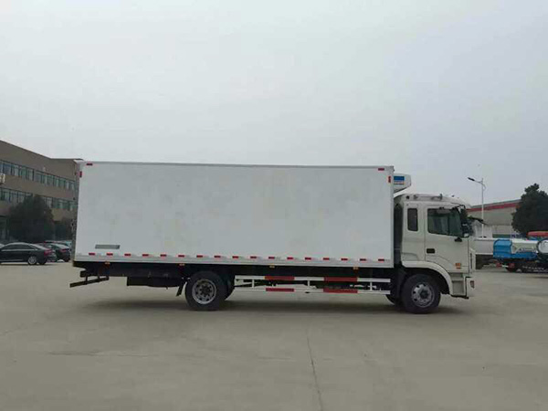 江淮6.83米貨廂冷藏車 江淮6.83米貨廂冷藏車