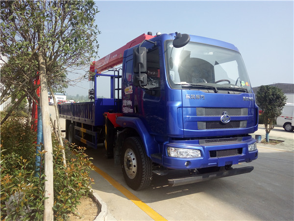 東風(fēng)柳汽乘龍8噸隨車(chē)吊 東風(fēng)柳汽乘龍8噸隨車(chē)吊