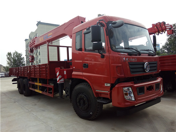 東風后雙橋隨車吊