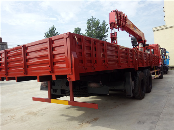 東風后雙橋12噸隨車吊 東風后雙橋12噸隨車吊