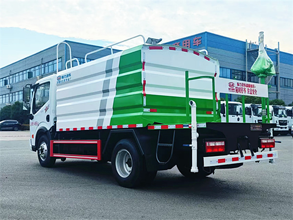 東風(fēng)專致藍(lán)牌抑塵車