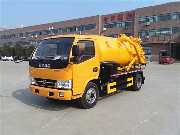 東風(fēng)多利卡D6吸污車