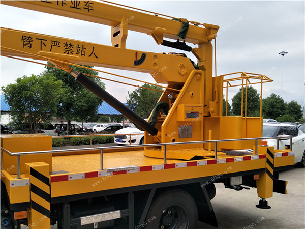 東風多利卡D6高空作業車 東風多利卡D6高空作業車