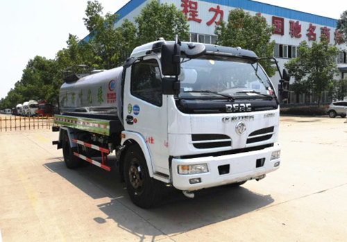東風(fēng)福瑞卡8噸灑水車發(fā)往天津濱海新區(qū)