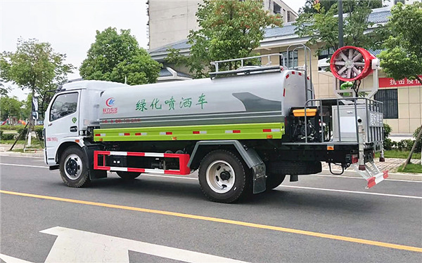國(guó)六新款東風(fēng)福瑞卡F7霧炮車(chē)